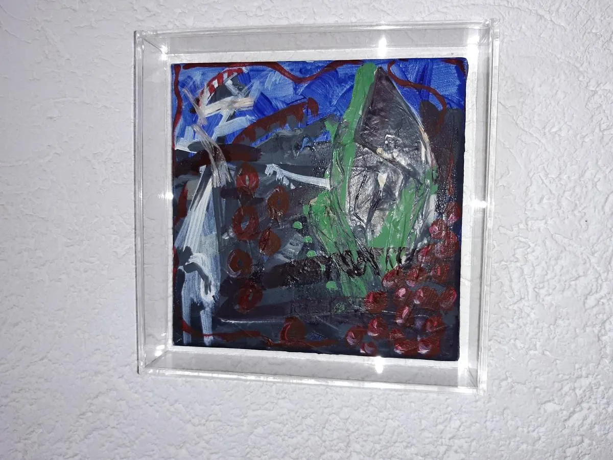 Red Art Maisonette Kardhakata Holiday home