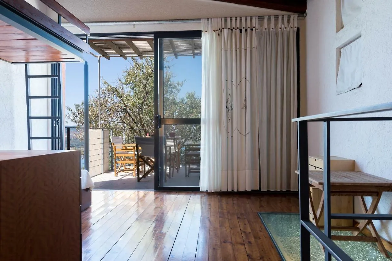 Holiday home Red Art Maisonette Kardhakata Greece